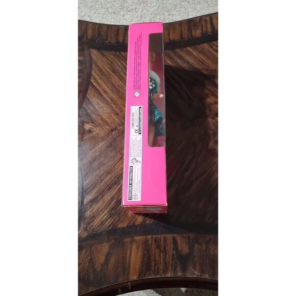 NEW IN BOX VINTAGE COLLECTIBLE BARBIE BY MATTEL - Picture 5 of 5